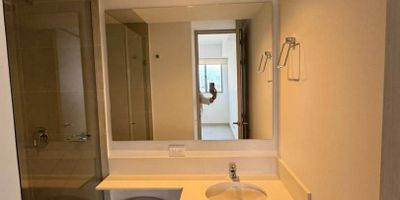 Cocina Integral
Red De Gas
Balcón
Cuarto Útil
Zona Ropas
Turco
Ascensor
Juegos
Portería
Piscina
Salón Social
Sauna
Zonas Verdes
Gimnasio
Alcobas 2
Baños 2
Closets 2
Vestier 1
Horas Portería 24 HORAS
Parqueadero De Visitantes
CD 38994