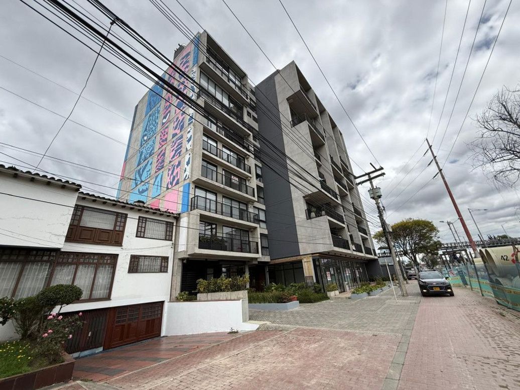 Casa de 5 alcobas en venta en Polo Club, Bogotá, 624 m² · foto 4 de 20
