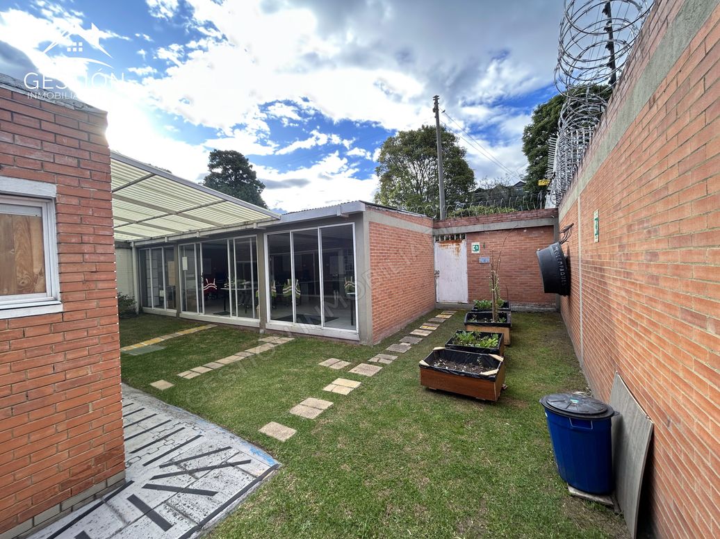 Casa de 3 alcobas en venta en Niza, Bogotá, 398 m² · foto 16 de 20