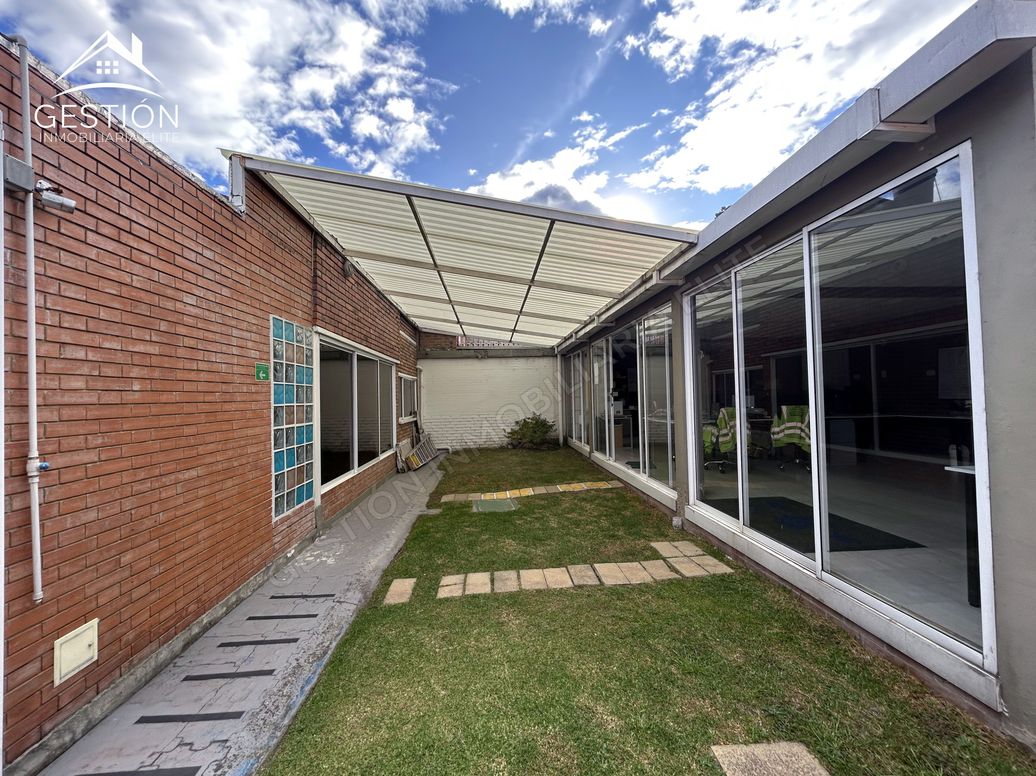 Casa de 3 alcobas en venta en Niza, Bogotá, 398 m² · foto 15 de 20