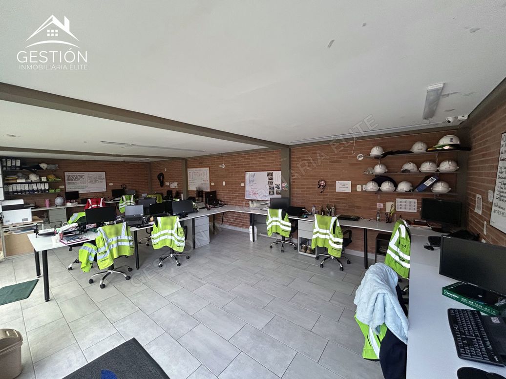Casa de 3 alcobas en venta en Niza, Bogotá, 398 m² · foto 17 de 20