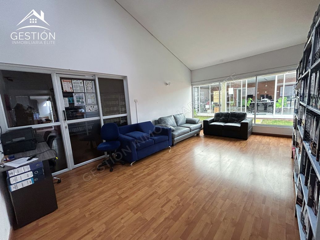 Casa de 3 alcobas en venta en Niza, Bogotá, 398 m² · foto 7 de 20