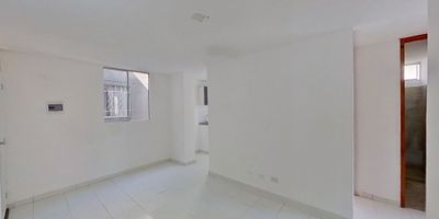 Apartamento en Venta en Caribe Verde – Conjunto Residencial Ciudad Caribe

Ubicado en la Carrera 7N #131-99, Apto. 401, este apartamento de 46 m² se encuentra en un sector de desarrollo y alta proyección en Barranquilla, ofreciendo una oportunidad atractiva para vivienda o inversión.

Características del inmueble:


 
 Área construida: 46 m²
 
 
 Habitaciones: 3
 
 
 Baños: 1
 
 
 Piso: 4
 
 
 Estrato: 1
 
 
 Antigüedad: 9 años
 
 
 Remodelado
 
 
 Conjunto cerrado con portería
 
 
 Salón comunal
 


Valor de venta: $88.000.000
Administración aproximada: $258.496

Servicios públicos mensuales estimados:


 
 Gas: $32.992
 
 
 Energía: $59.744
 
 
 Acueducto: $51.860
 
 
 Internet + TV: $113.900
 


El conjunto Ciudad Caribe está ubicado en Caribe Verde, un barrio en crecimiento con acceso a transporte público, zonas verdes y servicios básicos. Es una excelente opción para familias, parejas o inversionistas que buscan un inmueble de bajo costo con potencial de valorización.

Palabras clave SEO: apartamento en venta Caribe Verde Barranquilla, Ciudad Caribe, apartamento económico Barranquilla, apartamento 3 habitaciones Barranquilla, inversión inmobiliaria Barranquilla.
