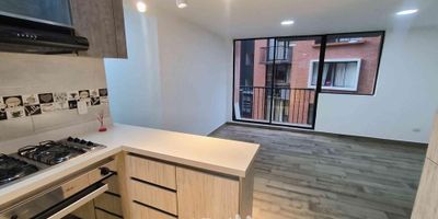 [VEN] ID HOUM: 157392
Departamento en venta, ubicado en el barrio La Esmeralda., con una superficie construida de 60.00 m² y superficie total de 60.00  m². 

Sus principales características son:

    • No amoblado
    • 3 dormitorios
    • 2 baños
    • Admite mascotas
    • Año de construcción: 2023
            
Además, el inmueble cuenta con las siguientes amenidades:

    • Salón de eventos
    • Zona de juegos
    • Zona de asadores


IMPORTANTE:

    • Te invitamos a agendar una visita a esta propiedad
    • Si tienes alguna duda por favor puedes solicitar más información desde los portales como también contactarte directamente con nosotros
    
Más que una inmobiliaria, somos Houm.
*Aplican T&C