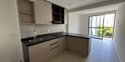 Te presentamos este aparta estudio en renta ubicado en el sector de la Graciela. Consta de un área de 60 mts, 1 alcoba con baño privado, 1 baño social, sala comedor, estudio, cocina semi integral, zona de ropa, balcón y parqueadero para 1 vehículo. El edificio te ofrece salón de yoga, jacuzzi, sauna, turco y vigilancia 24 horas. La excelente ubicación del inmueble permite un fácil acceso a colegios, rutas de transporte público y sector comercial. Esta es una oportunidad única para adquirir un inmueble en una zona de alta demanda y con todas las facilidades necesarias para una vida cómoda y conveniente.
