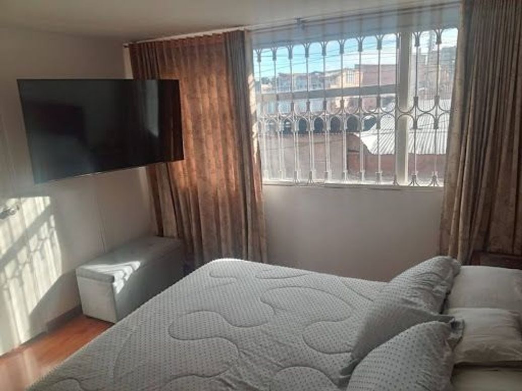 Casa de 5 alcobas en venta en Rincón Santo, Bogotá, 245 m² · foto 18 de 20