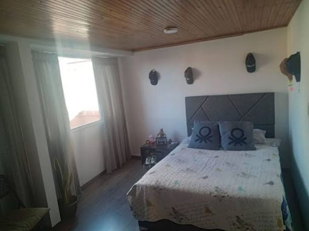 Casa de 5 alcobas en venta en Rincón Santo, Bogotá, 245 m² · foto 13 de 20