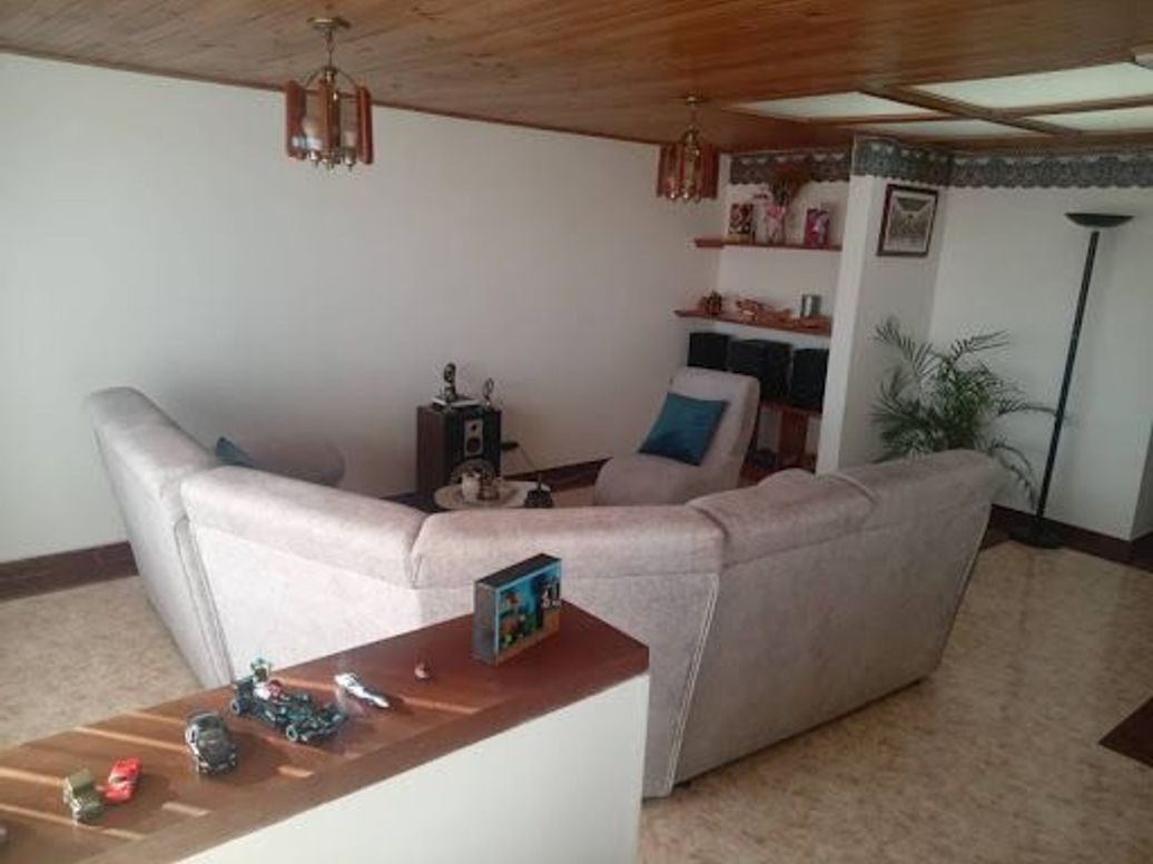 Casa de 5 alcobas en venta en Rincón Santo, Bogotá, 245 m² · foto 16 de 20