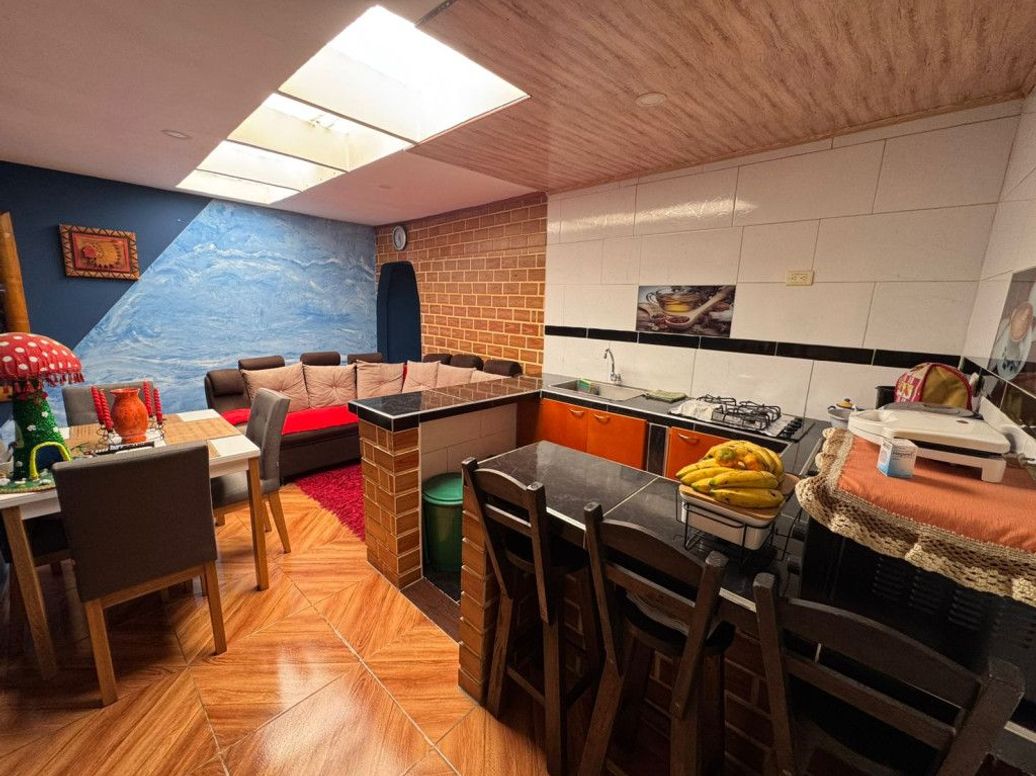 Casa de 12 alcobas en venta en San Vicente, Bogotá, 193 m² · foto 19 de 20