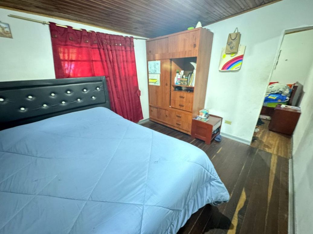 Casa de 12 alcobas en venta en San Vicente, Bogotá, 193 m² · foto 2 de 20