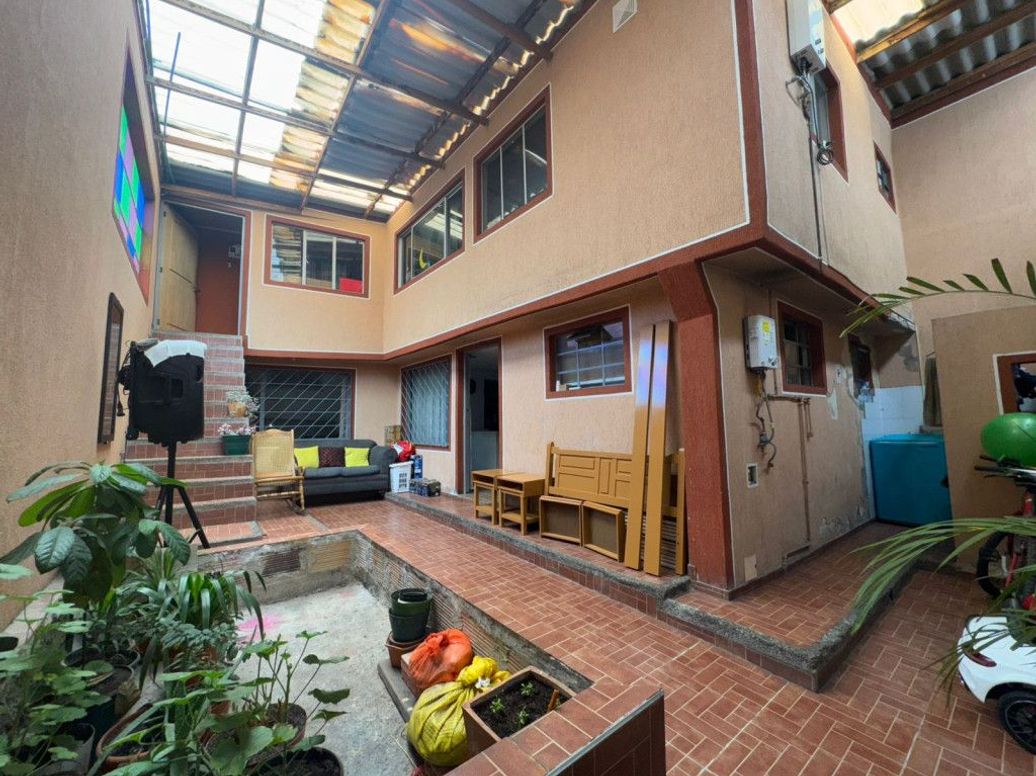 Casa de 12 alcobas en venta en San Vicente, Bogotá, 193 m² · foto 20 de 20