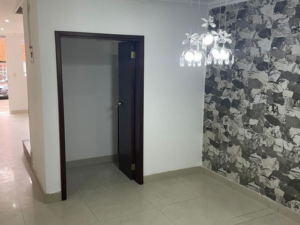 Casa de 3 alcobas en venta en Madelena Iii Y Iv, Bogotá, 65 m² · foto 4 de 19