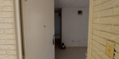 SE ARRIENDA
Bonito apartamento ubicado en el sector de nueva Tibabuyes localidad de (SUBA) te permitira disfrutar de espacios amplios y comodos 57 MT" distribuidos en 3 habitaciones, cocina integral, sala comedor, zona de ropas, bano principal ubicado en un cuarto piso con vistas exteriores y una excelente eliminacion con principales vias de acceso y zonas aledanas de alta importancia como AV ciudad de Cali, CC plaza imperial, portal suba VALOR DEL CANON INCLUYE ADMINISTRACION  AGENDA TU VISITA ! 