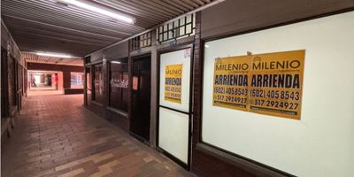 Arriendo local comercial de 18 metros cuadrados con vista interna, ideal para emprender tu próximo negocio. Con un baño completo y una ubicación privilegiada, este espacio ofrece infinitas posibilidades para dar vida a tus sueños comerciales. Su diseño versátil y su ambiente acogedor lo convierten en el lugar perfecto para cautivar a tus clientes. No pierdas la oportunidad de establecer tu marca en este vibrante enclave urbano. ¡Haz de este local el escenario de tu éxito empresarial! contáctanos 3172924927-405-8543.
