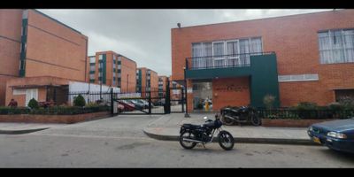 VENTA DE APARTAMENTO EN SOACHA
PRECIO DE VENTA
$129.000.000
Código Inmueble : 4604590
Conjunto: La Grandeza 4 / Direccion : Calle 4 Sur # 19b-106
Barrio: San Antonio de Padua
55 mts²
03 Habitaciones
02 Baños
Parqueadero visitantes
Conjunto Cerrado con porteria
Sala de Estar
Zona Verde
Zona De Niños
Tramitamos tu crédito inmobiliario
Asesor Comercial Edward Chirinos
NID 28356698517
