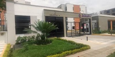 GLOBAL JURIDICA INMOBILIARIA ARRENDAHERMOSO APARTAMENTO EN PRIMER PISO TOTALMENTE NUEVO UBICADO EN EL CONJUNTO RESIDENCIAL AMARANTA,CUENTA CON TRES HABITACIONES PRINCIPAL CONVESTIER Y BAÑO PRIVADO, BAÑO SOCIAL HABITACIONES CON CLOSET COCINA SALA COMEDOR BALCON INTEGRAL CON BARRA TIPO AMERICANA PISCINA PARA ADULTOS Y NIÑOS  JUEGOS INFATILES COMODAS VIAS DE ACCESO POR LA ENTRADA PRINCIPAL A CIUDAD PACIFICA. K.O 1067-1418