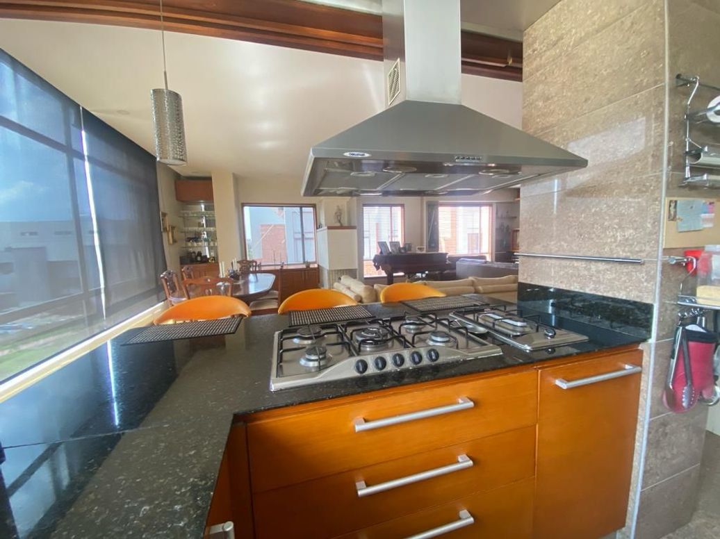 Apartamento de 4 alcobas en venta en Prado Veraniego Norte, Bogotá, 190 m² · foto 5 de 20