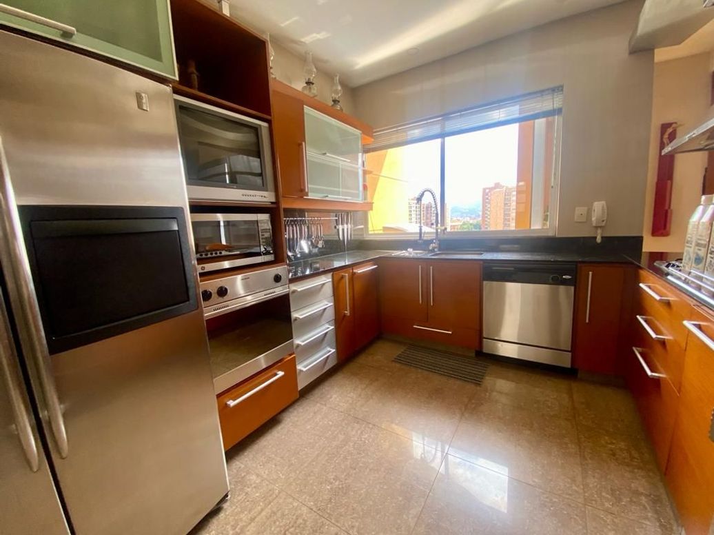 Apartamento de 4 alcobas en venta en Prado Veraniego Norte, Bogotá, 190 m² · foto 6 de 20