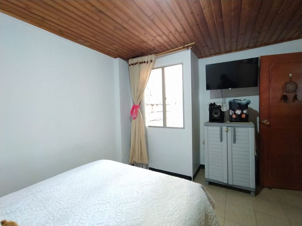 Casa de 5 alcobas en venta en Brasil, Bogotá, 180 m² · foto 14 de 20