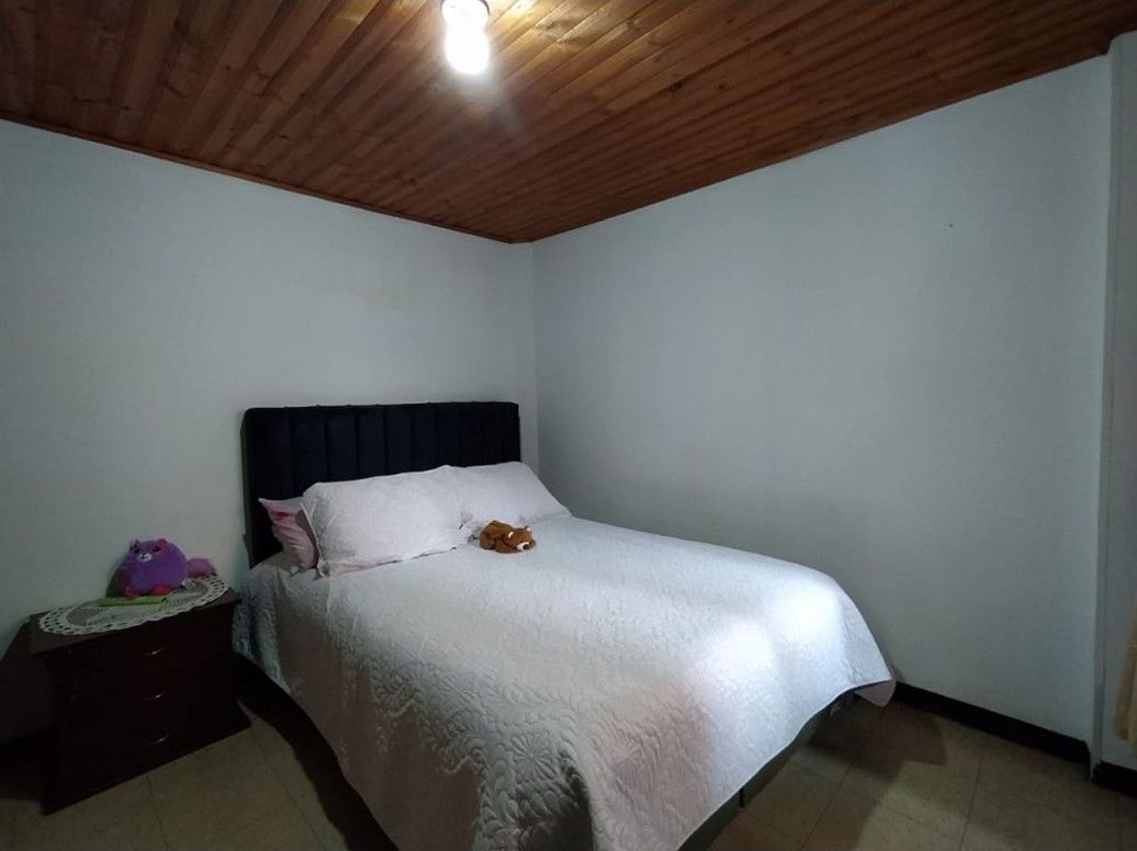 Casa de 5 alcobas en venta en Brasil, Bogotá, 180 m² · foto 13 de 20