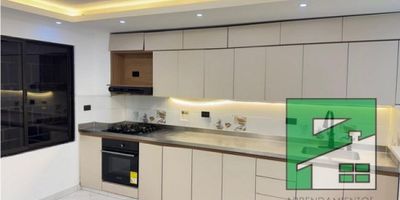 Se vende apartamento en sector belen san bernardo 3 piso


-Sala
-Comedor
-4 Habitaciones
-3 Closets
-Cocina integral
-3 Baños cabinados
-2 balcones
-Zona de ropas
-Piso en ceramica
-Red de gas

Arrendamientos Panorama Belén 347 12 14 / 301 544 68 92
Asesora: Ana Maria Osorio 312 849 71 04
