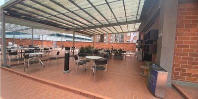 Oficina en Venta Patio Bonito Medellin

 

Oficina en Venta Ciudad del Rio Medellin
Área 509 metros 2 niveles piso 8 y 9 en el piso 8 cuenta
Con 4 salones de juntas o reuniones, 4 oficinas con escritorios
2 salones adecuados para homecenter,3 baños de mujeres y 3 de hombres, orinales,
cocineta, salón de descanso para dinámicas, Lockers, con puesto de recepción.

En el piso 9 dispone de 2 salones, de capacitaciones adecuados completamente
Cafetería, 2 baños, terraza,
2 bodegas, salón de archivos. 11 parqueaderos para carros y 2 para motos.

Cerca de la clínica del prado, a mercados del rio, Bancolombia, restaurantes, súper mercados D1
sobre vía principal, con fácil acceso al transporte público.
