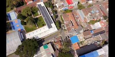 Vendo Super LOTE Esquinero ,en barrio Meléndez,700 mtrs ubicado en zona comercial con pot mixto varios usos de suelo permitidos entre ellos restaurante, educacion, viviienda ,y otros .precio negociable .llama ya