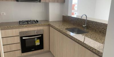 Se vende espectacular apartamento en septimo piso C.R. INDIGO, al ingreso de Ciudad Meléndez, excelente ubicación, Full Acabados, con costo de  $420.000.000 negociables, consta de: 82 mts2, cocina integral, zona de oficios, calentador, blackout, sala comedor, balcón amplio, estudio, 3 habitaciones, principal con vestier, aire acondicionado, 2 baños y parqueadero propio en sotano y un deposito o bodega en parqueadero. El conjunto ofrece, piscina de adultos y de niños, salón social, juegos infantiles y zona BBQ.