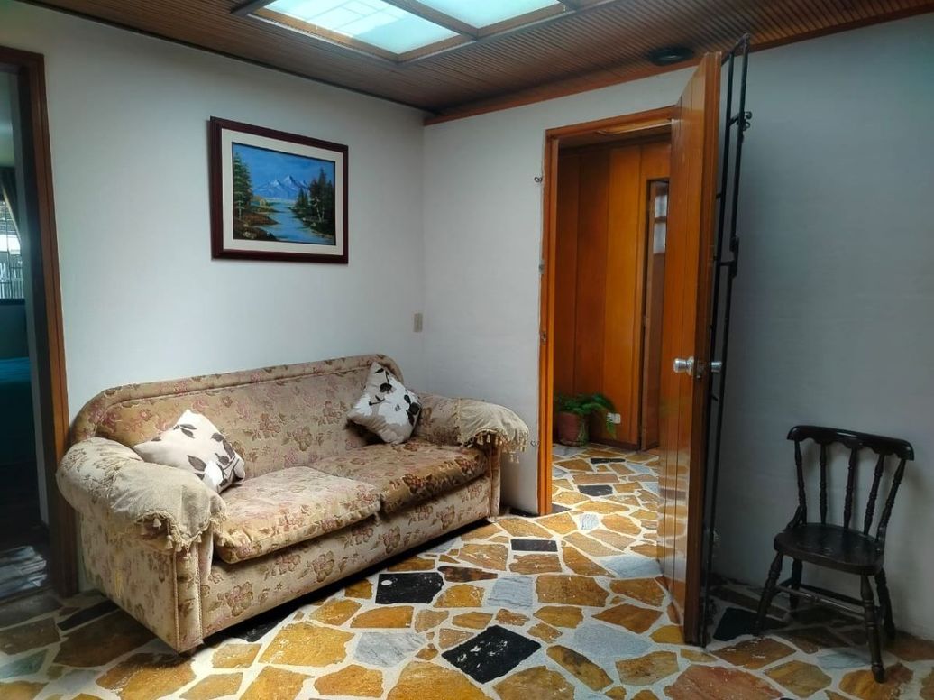 Casa de 4 alcobas en venta en Nueva Autopista, Bogotá, 405 m² · foto 8 de 20