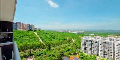 Descubre el hogar perfecto para tu familia en uno de los conjuntos residenciales más codiciados de Miramar. Este apartamento en alquiler, ubicado sobre el boulevard y cerca de todo, te ofrece un estilo de vida de primer nivel.

Disfruta de la luz natural que inunda cada espacio, creando un ambiente fresco y agradable que además te protege de la humedad. Es el lugar ideal para que tu familia crezca, con amplios jardines y las mejores amenidades: piscina, gimnasio, salón social y canchas deportivas.

La ubicación es inmejorable: a pocos pasos del parque, del Centro Comercial Miramar y de panaderías. ¡Todo lo que necesitas, al alcance de tu mano!

Contáctame para programar una visita y asegura tu nuevo hogar en este oasis de tranquilidad.
