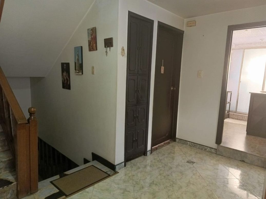 Casa de 8 alcobas en venta en Prado Veraniego, Bogotá, 253 m² · foto 4 de 18