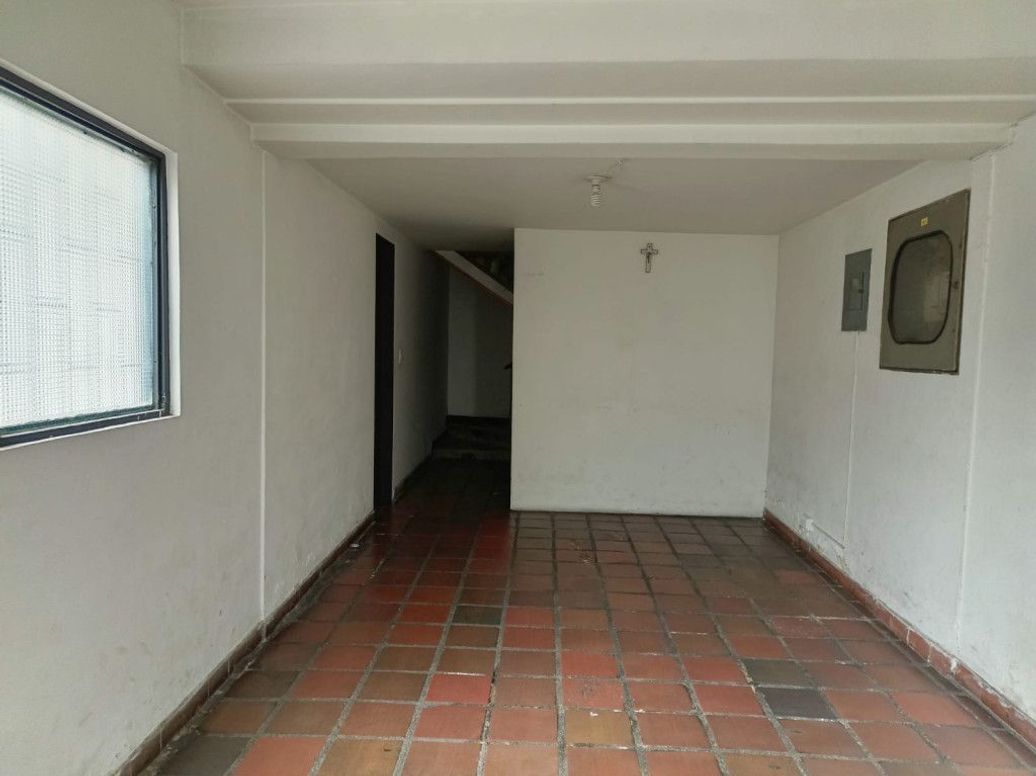 Casa de 8 alcobas en venta en Prado Veraniego, Bogotá, 253 m² · foto 17 de 18
