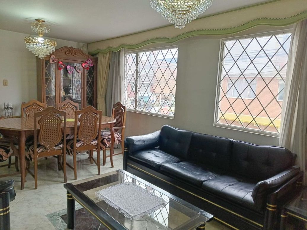 Casa de 8 alcobas en venta en Prado Veraniego, Bogotá, 253 m² · foto 12 de 18