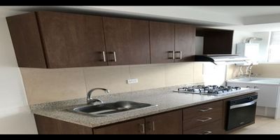 
Se arrienda hermoso apartamento con excelentes acabados ubicado en el septimo piso del conjunto Lucca.

 

Consta de:


 3 Alcobas con closets 
 2.Baños,totalmente equipados 
 Sala comedor amplia
 Cocina integral  
 Zona de ropas
 Calentador a gas
 Pisos laminados
 Pisos en cerámica
 Parqueadero cubierto
 Ascensor


 

