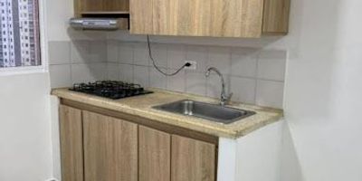 ¡Se arrienda apartamento en unidad completa!

 Ubicación: Sabaneta sector la doctora 
 Canon de arrendamiento: $1.700.000
 Disponibilidad inmediata

Características del apartamento:

 2 alcobas con excelente iluminación

 2 baños completos

 Parqueadero privado

 Ubicado en unidad cerrada con portería 24 horas

Zonas comunes:

 Piscina

 Gimnasio

 Zona de juegos infantiles

Salón social

Zonas verdes

Ideal para familias o personas que buscan comodidad, seguridad y excelente ubicación.

 Contáctanos para agendar tu cita y conocer este lindo apartamento.