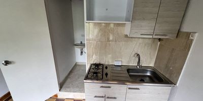 ARRIENDO APARTAESTUDIO EN ENVIGADO SECTOR LAS MARGARITAScuenta con: 1 habitación, 1 baño, sala comedor, balcón, con transporte público muy amplio, con supermercados cerca, colegios, farmacias, iglesias