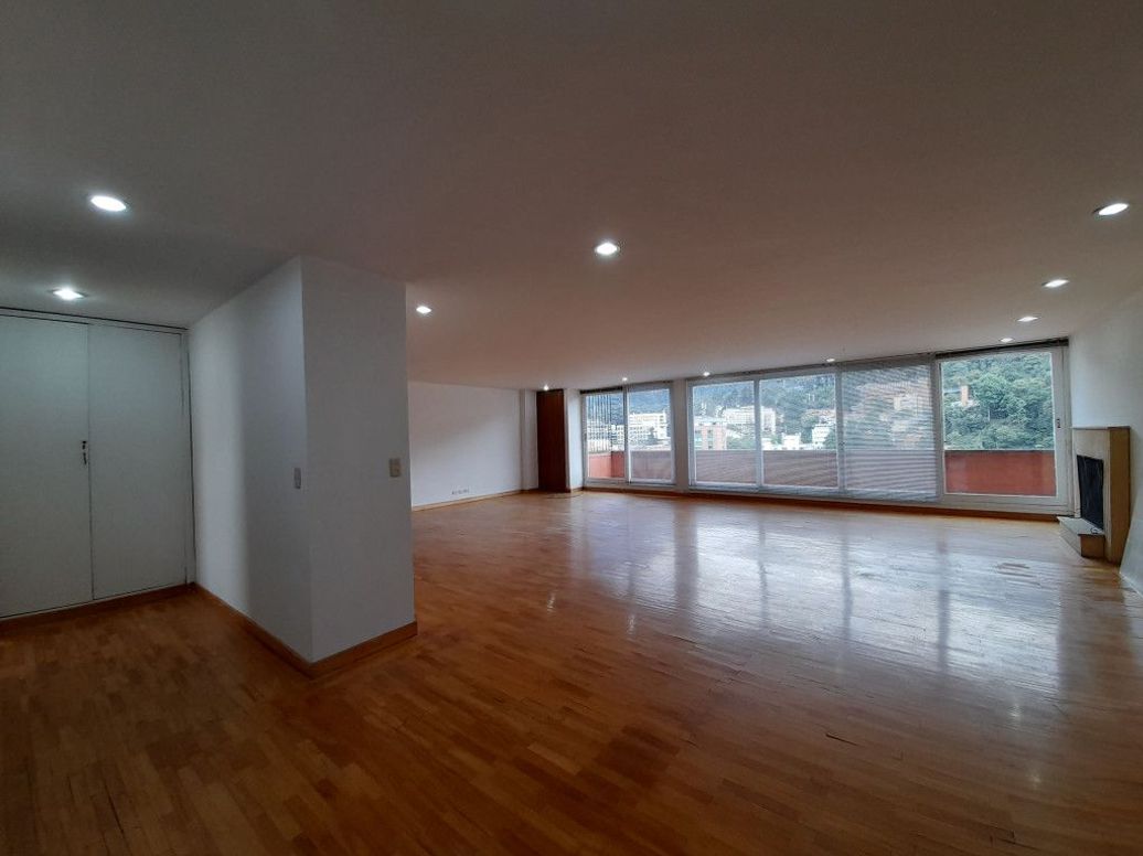 Apartamento de 2 alcobas en venta en La Veracruz, Bogotá, 122 m² · foto 3 de 19