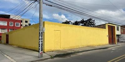 Lote venta los cerezos Engativá, muy bien ubicado,  cerca de la av cl 80, cl 90, av cali, muy cerca al portal de la 80, hospital de Engativá, rutas alimentadoras, sitp, para múltiples usos residencial, comercial, industrial, bodega,  e ideal para adelantar proyectos inmobiliarios, cerca de próximo paradero del metro, con opción de construir edificio hasta de 4 pisos, excelente oportunidad de inversión, Nuestra firma respalda su inversión. 