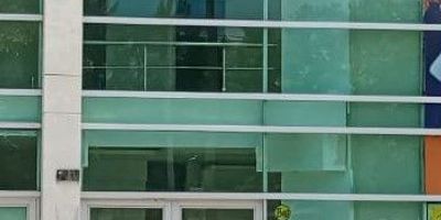 Área total útil piso 1 27.80 Mts2
Área total útil piso 2 21.94 Mts2
Cocineta
Baño
Excelente vitrina
Ubicado en el centro empresarial MIX 40
Sobre la Vía 40