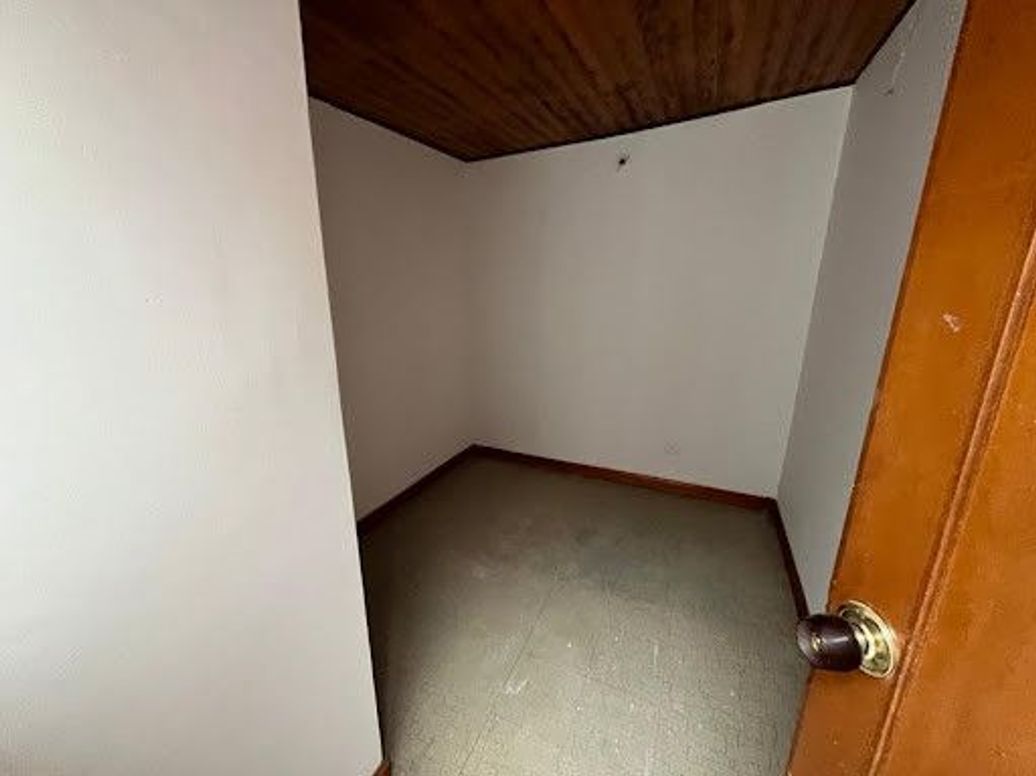 Casa de 7 alcobas en venta en Remanso, Bogotá, 420 m² · foto 12 de 16