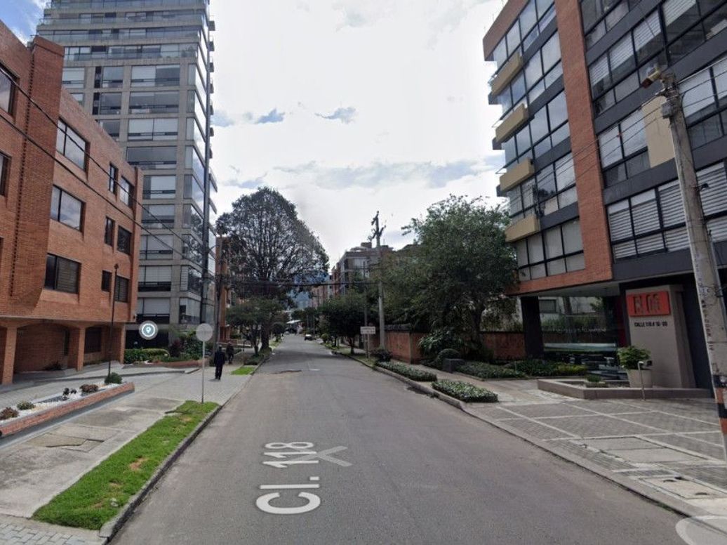 Apartamento de 3 alcobas en venta en Santa Barbara Occidental, Bogotá, 190 m² · foto 3 de 3