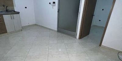  Apartaestudio en Arriendo – 35 m² | Alcoba Independiente

 Canon de arrendamiento: $2.000.000

 Ubicación: (Agrega la ciudad y el sector si lo deseas)
 Área: 35 m²

 Características del inmueble:

 Alcoba independiente con excelente iluminación

 1 baño completo

 Cocina integral

 Sala cómoda y funcional

 Ubicado en edificio residencial tranquilo y seguro



 Ideal para persona sola o pareja que busque comodidad y buena ubicación.

 Disponible para entrega inmediata
 Agenda tu cita para conocerlo hoy mismo