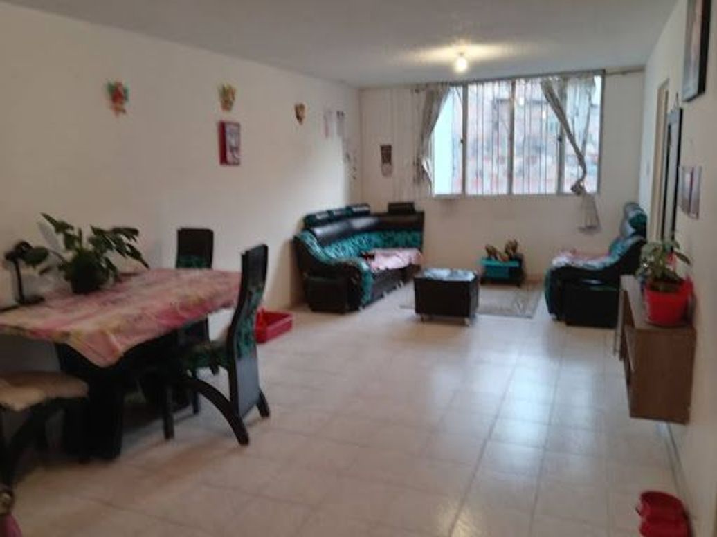 Casa de 6 alcobas en venta en Gran Britalia, Bogotá, 368 m² · foto 5 de 20