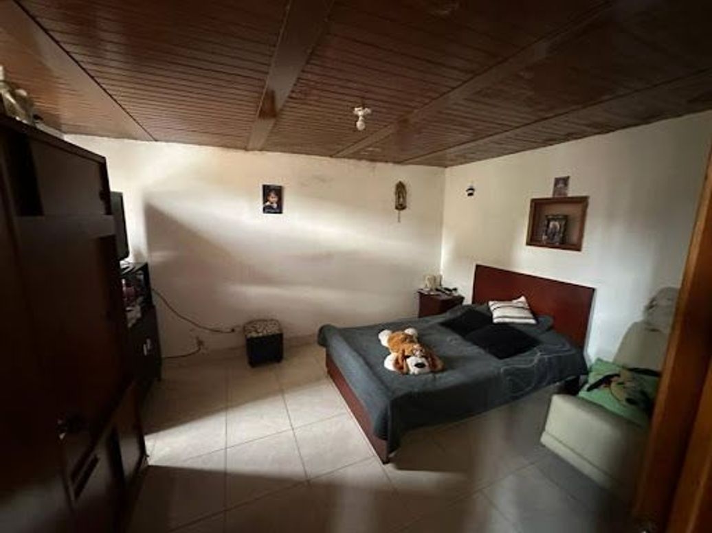 Casa de 6 alcobas en venta en Gran Britalia, Bogotá, 368 m² · foto 12 de 20