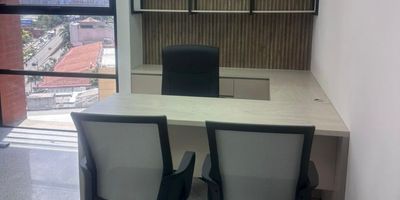 Consultorio AMOBLADO en arriendo en centro comercial con fácil acceso a gran variedad de servicios complementarios cerca a estacion del metro y rutas de transporte público. Cuenta con piso en baldosa, 2 espacios, baño privado, cocineta, cableado de red, techo cielo raso, aire acondicionado central, parqueadero cubierto.  El edificio cuenta con ascensor, baños comunales, bahia de parqueo, parking visitantes sin costo, vigilancia y portería 24 horas, citofonía y circuito cerrado de tv. inmuebles sujetos a verificacion de disponibilidad
