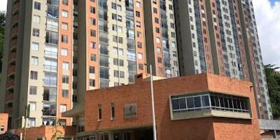 Apartamento en Venta en El Poblado con excelentes acabados. Ubicado en piso alto con hermosa vista hacia la reserva natural , a solo 10 minutos del centro de la ciudad. Características acabados modernos, próximamente paneles solares y piscina. Parqueadero comunal. Zona de alta valorización. Aprovecha la oportunidad de invertir en uno de los sectores con mayor proyección de la ciudad. Contáctanos para más información y agenda tu visita.