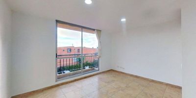 Apartamento en Venta – Labrantí Reservado 2

Características del inmueble:


 
 Vista exterior
 
 
 3 habitaciones
 
 
 2 baños
 
 
 Sala-comedor
 
 
 Cocina integral
 
 
 Zona de lavandería
 
 
 Piso cerámico en sala-comedor, cocina, baños hall y habitaciones
 
 
 Balcon
 
 
 Parqueadero comunal
 


Zonas comunes del conjunto residencial:


 
 Salón comunal
 
 
 Áreas sociales y zonas verdes
 
 
 Parque infantil
 
 
 Vigilancia privada las 24 horas
 


Ubicación estratégica:


 
 Cerca al Centro Comercial Mi Centro Funza
 
 
 Cerca de supermercados y tiendas de barrio
 
 
 Próximo al Colegio Mayor Creativita
 
 
 Buenas vías de acceso: Carrera 11 Este y Calle 6A
 
 
 Paraderos de transporte público cercanos
 


Solicite una visita guiada y conozca su próximo hogar.
