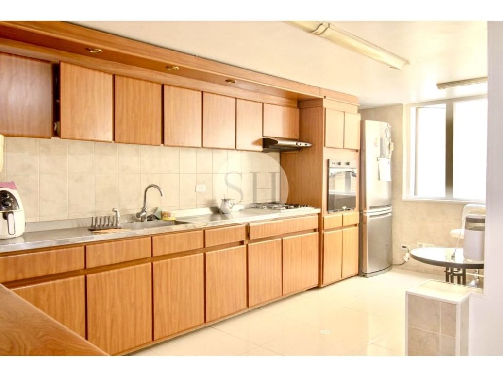 Apartamento de 3 alcobas en venta en Santa Barbara, Bogotá, 157 m² · foto 13 de 20