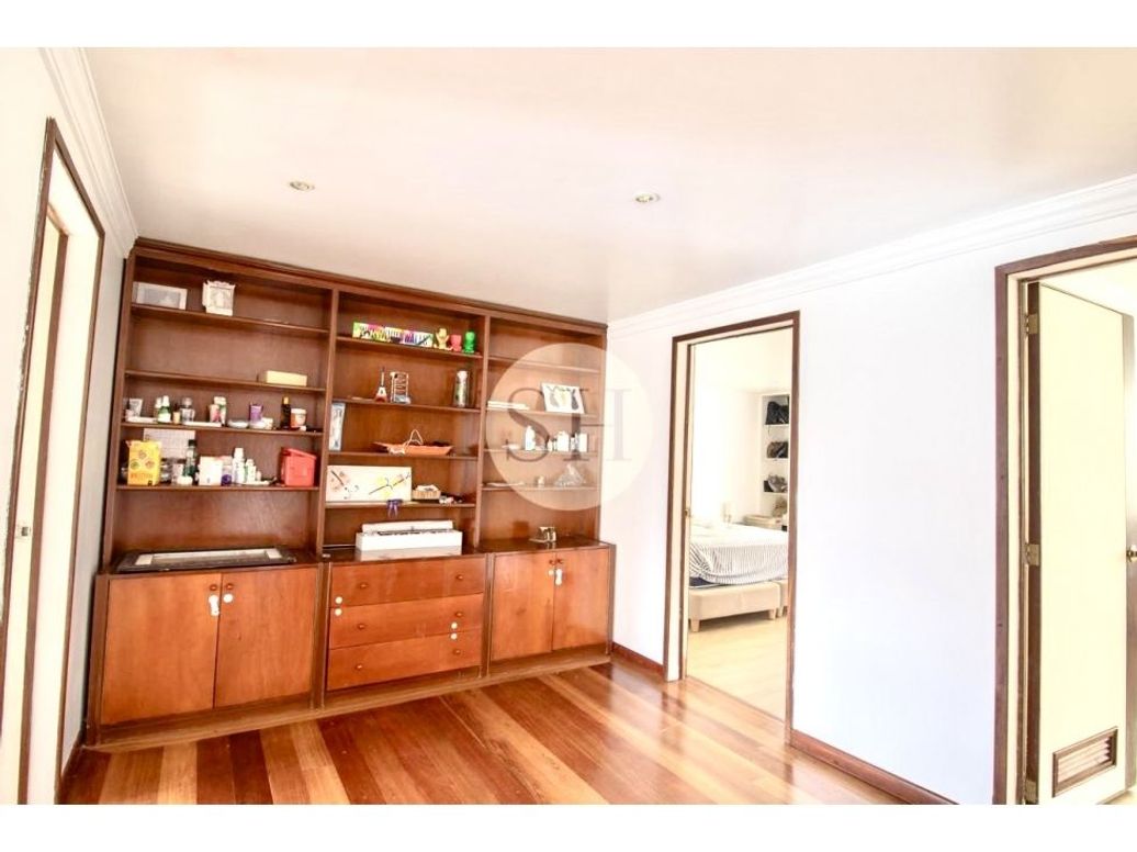 Apartamento de 3 alcobas en venta en Santa Barbara, Bogotá, 157 m² · foto 11 de 20