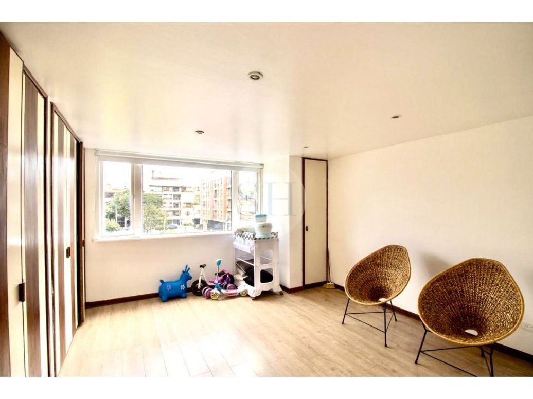 Apartamento de 3 alcobas en venta en Santa Barbara, Bogotá, 157 m² · foto 15 de 20